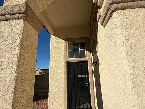 2nd image of 2769 Desert Stream Ct