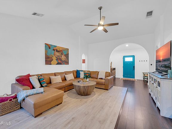 3rd image of 4501 E Pearce Rd