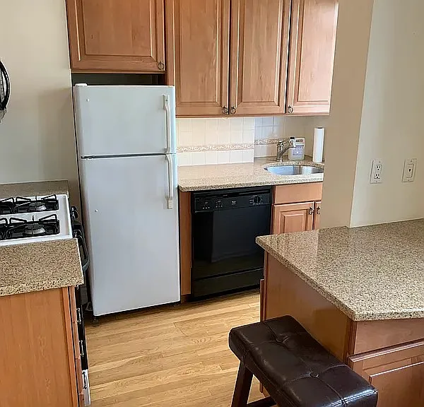 353 W 56th St #2L — Photo 5