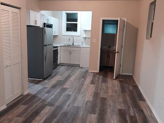 2nd image of 3910 SE 17th Ave APT 2