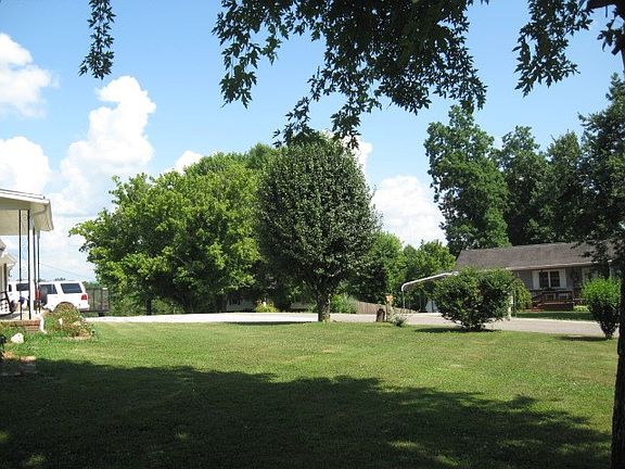 2nd image of 215 Hensley Ln