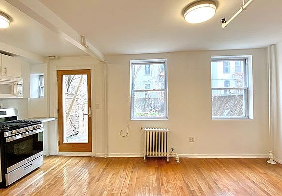2nd image of 31 W 130th St #2