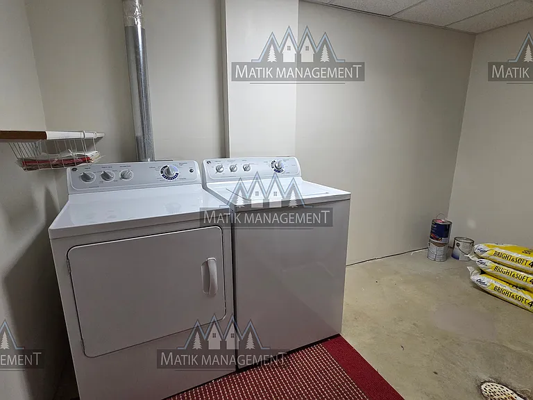 718 10th St SW — Photo 37