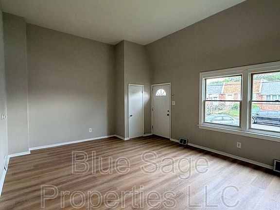 4th image of 117 Ervin Ave
