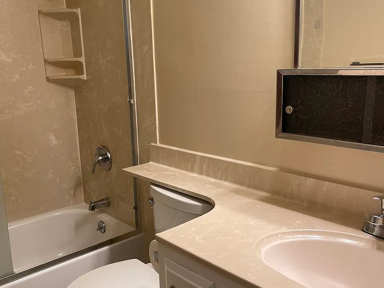 700 Harvard Ave #3 — Photo 10