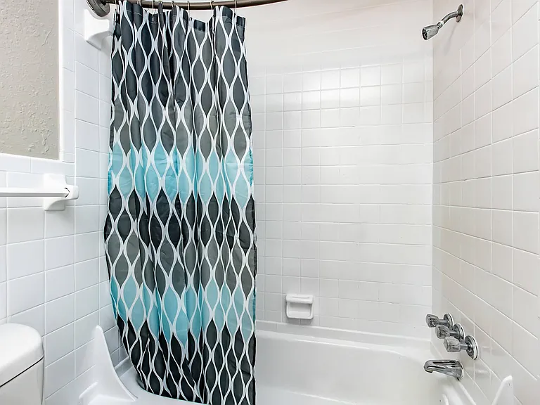 Lakewood Oaks Apartments — Photo 45