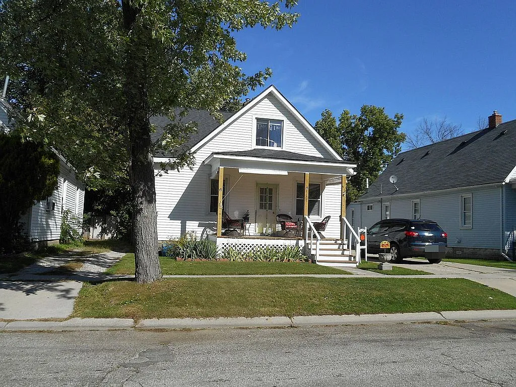 1129 White St photo 1