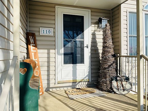 3rd image of 110 Parsons St