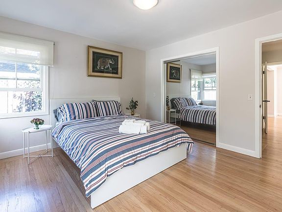 5th image of 426 Matadero Ave