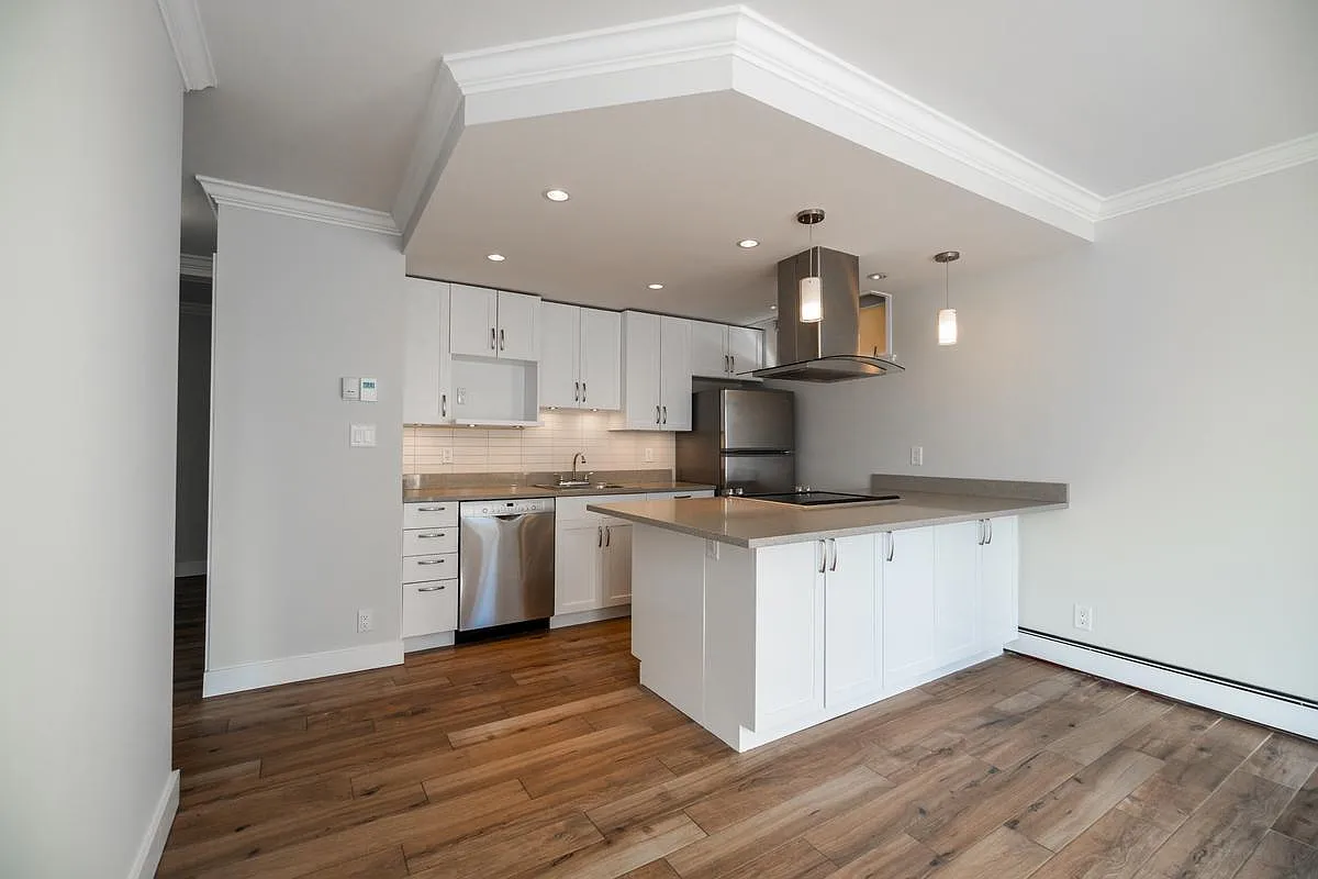 2035 Barclay Street — Photo 2