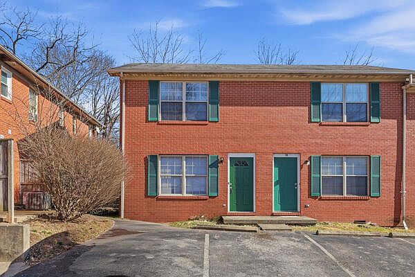 1st image of 305 Lake St APT 18