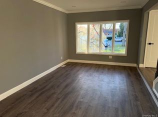 95 Muncie Rd, West Babylon, NY 11704