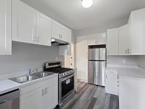 3rd image of 534 Marshall Ave