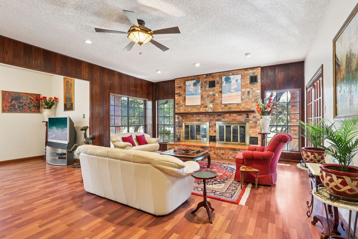 next background image