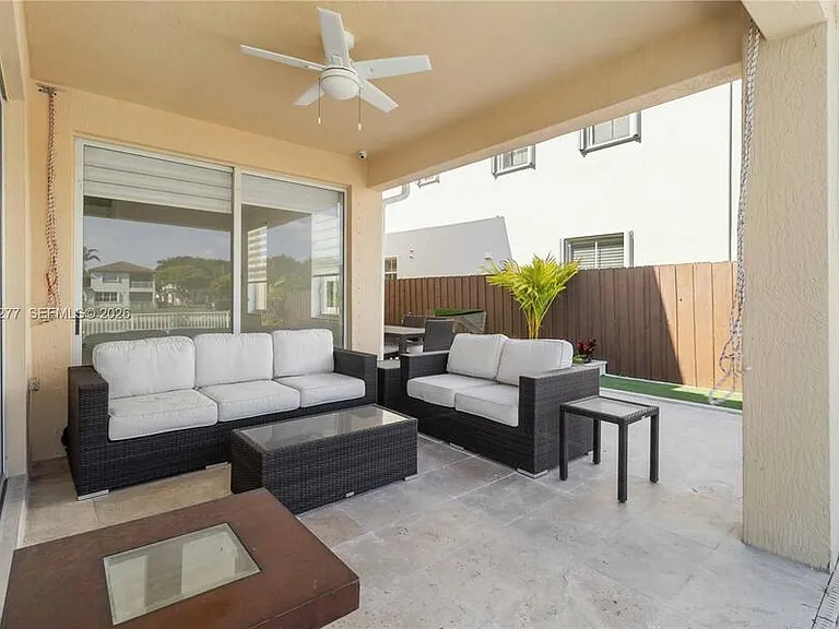 8551 NW 110th Ave — Photo 11