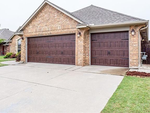 3rd image of 10628 NW 40th St