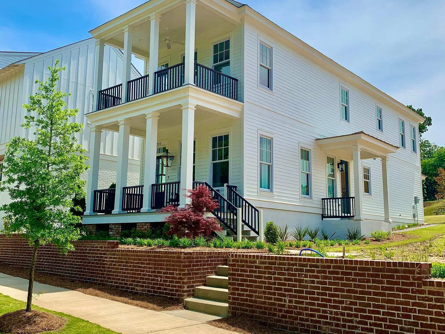 2 bed, 2.5 bath, 1877 sqft, $4,400 — Photo 2