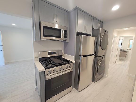 5th image of 1425 E Ocean Blvd