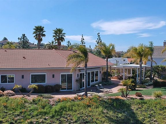 3rd image of 1495 Curtis Ln