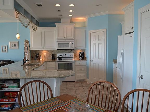5th image of 845 Townsend Dr