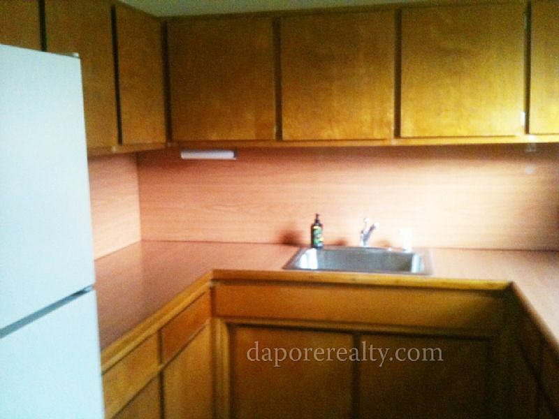 2nd image of 114 S Sunland Dr