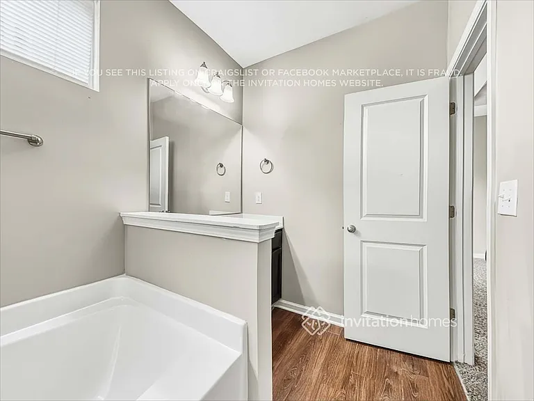 657 Armitage Way — Photo 16