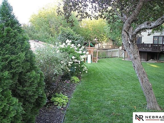 4th image of 6510 Applewood Dr