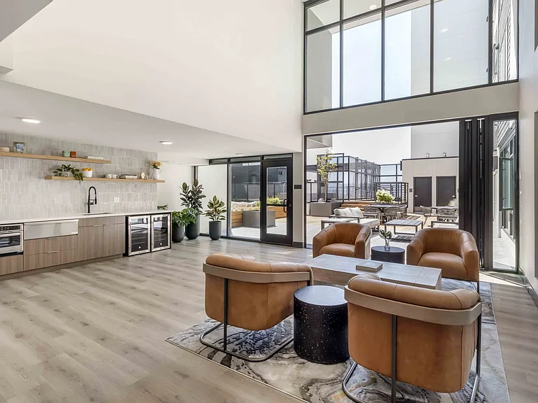 Resident Kitchen & Lounge