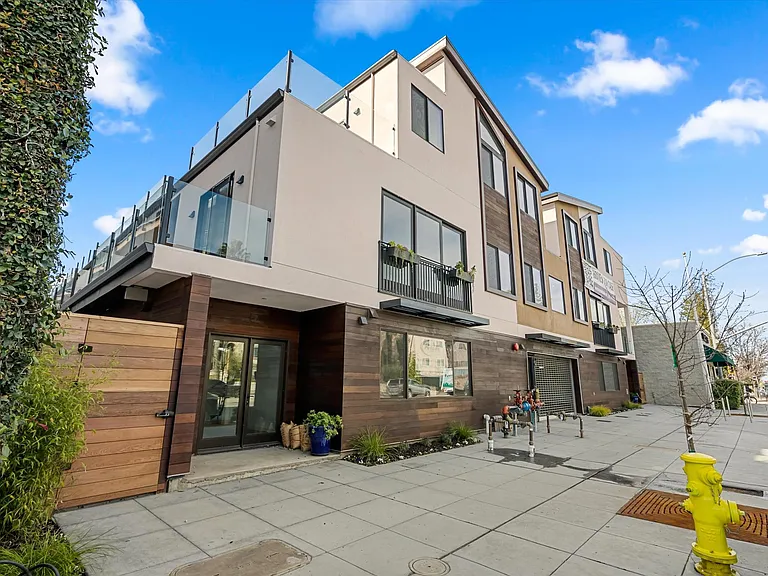 908 Woodside Rd — Photo 17