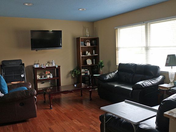 4th image of 11508 Midhurst Dr