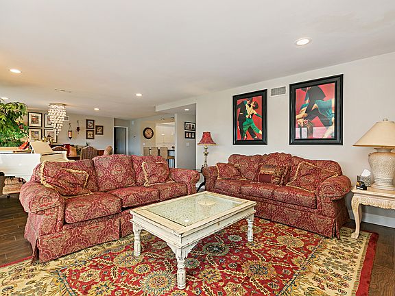 5th image of 1407 La Plaza Dr