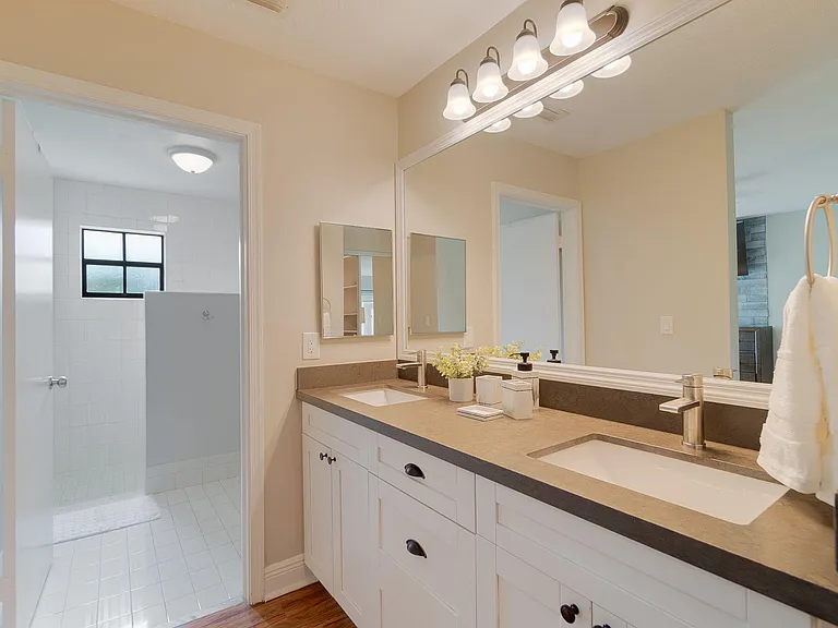 13547 Fountain View Blvd — Photo 14