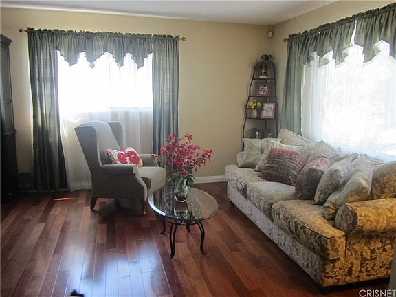 3rd image of 24001 Archwood St