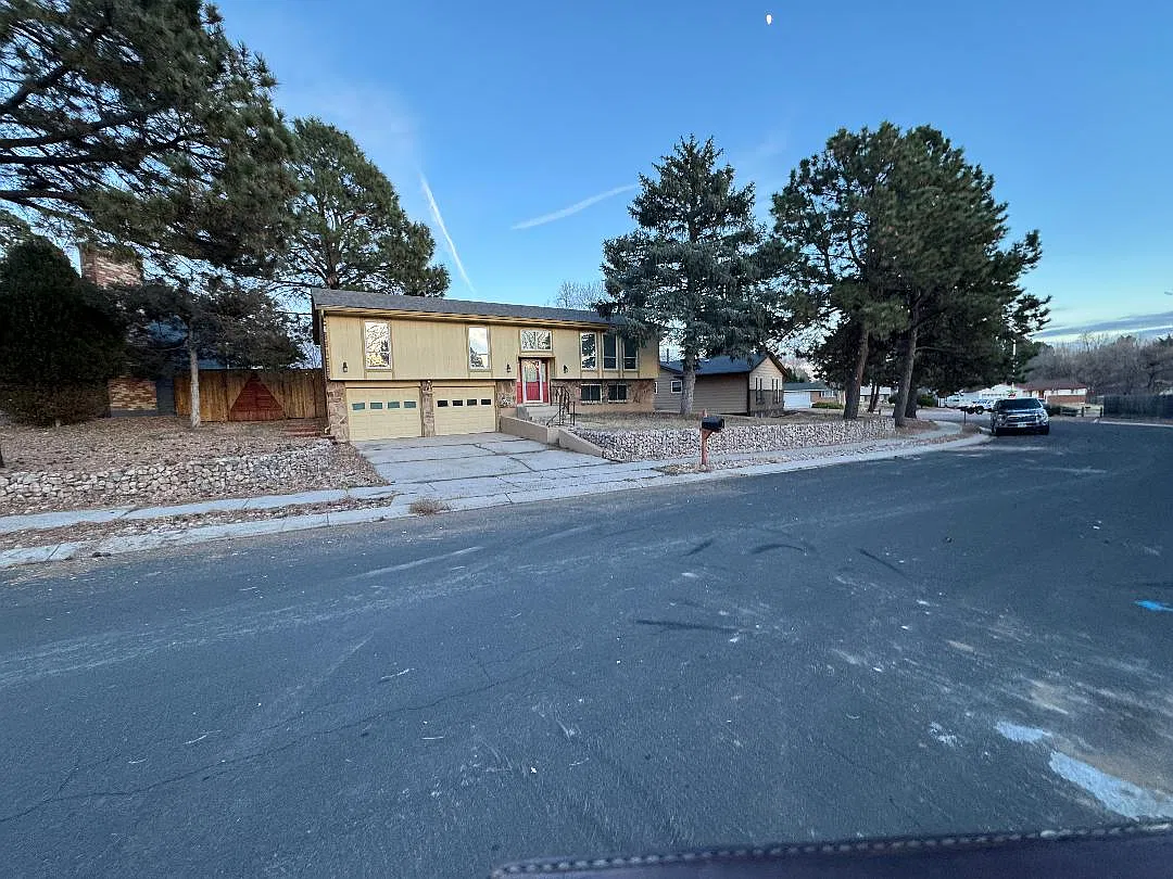 4 bed, 2064 sqft, $2,335 — Photo 1