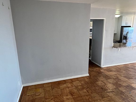 5th image of 10 Huron Ave