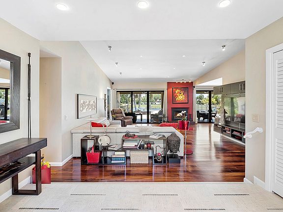 5th image of 8212 NW 85th Avenue