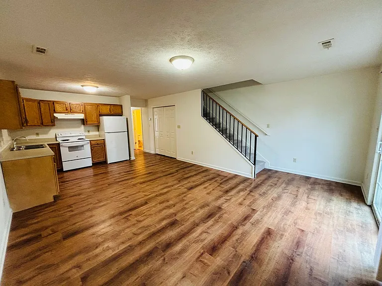 105 Majestic Dr — Photo 6