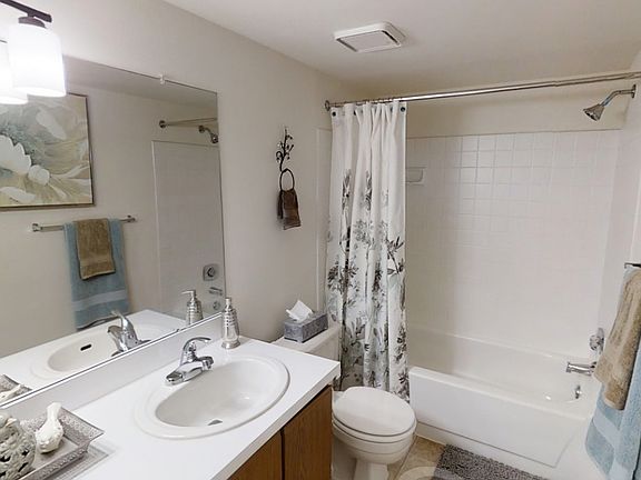 5th image of 24972 Independence Dr #8104