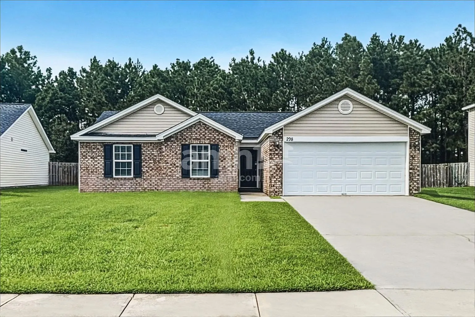 3 bed, 2.0 bath, 1243 sqft, $2,040 — Photo 1