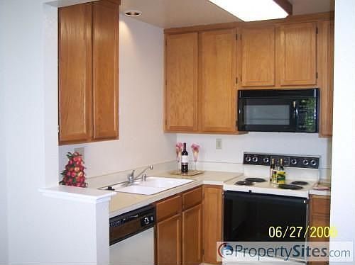 4th image of 208 Glenwood