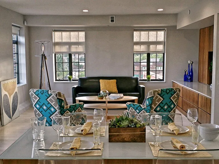 1315 N Broadway Pl — Photo 3