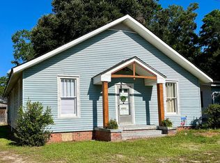 306 Scotland Ave, Hamlet, NC 28345