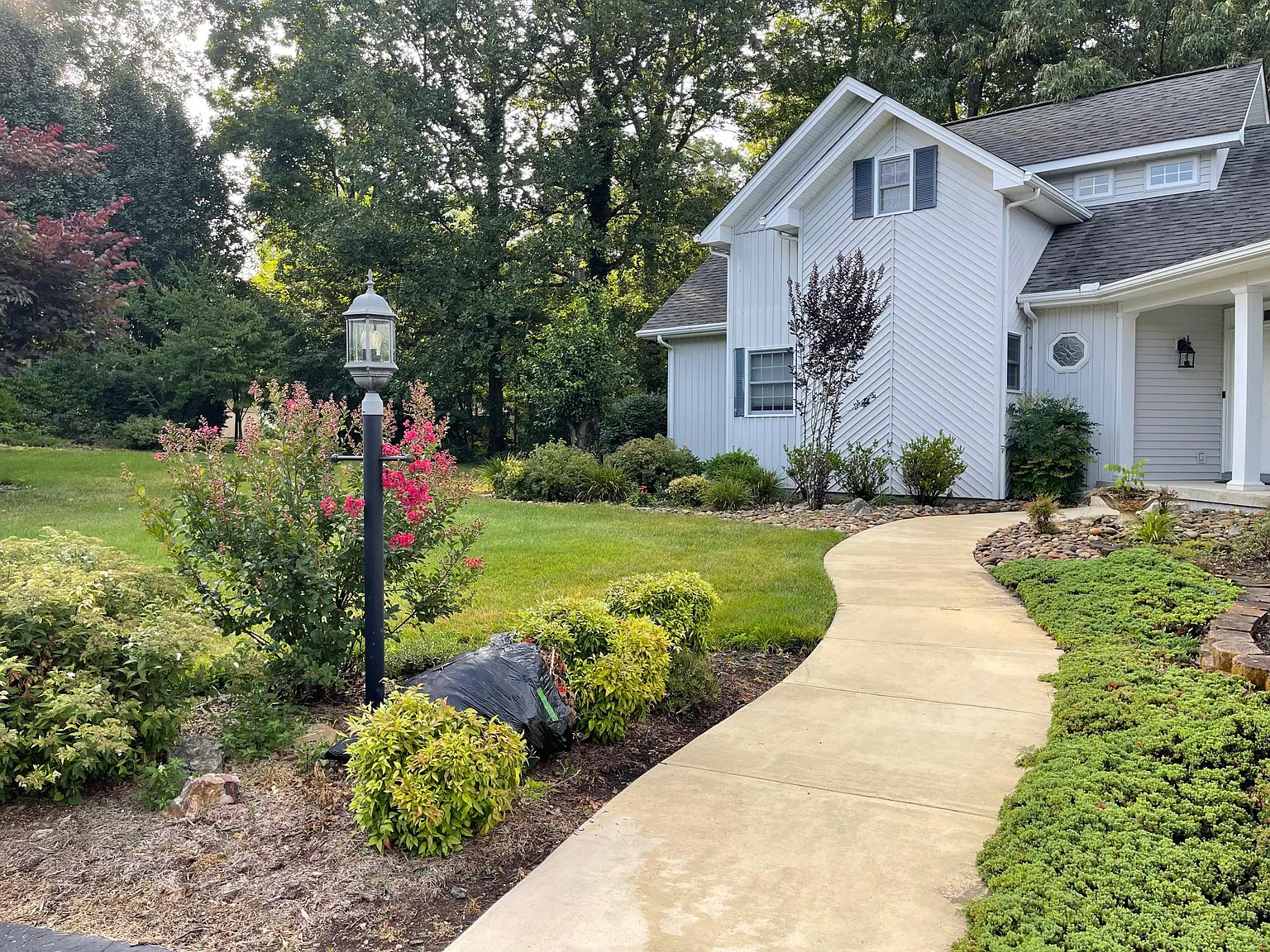1274 Arrowhead Dr — Photo 1