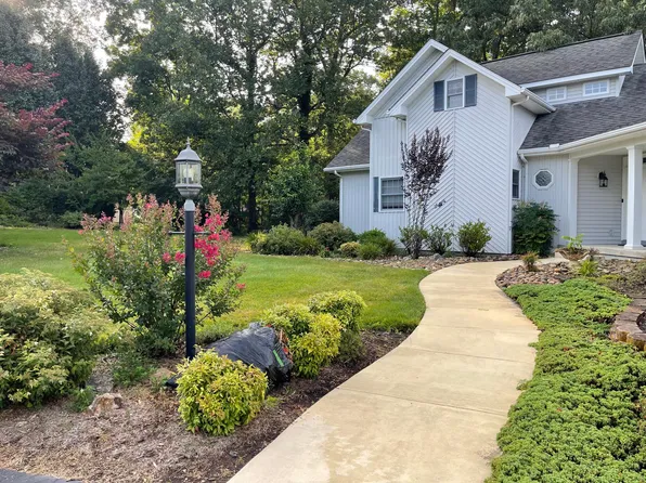 1274 Arrowhead Dr, Crossville, TN 38572