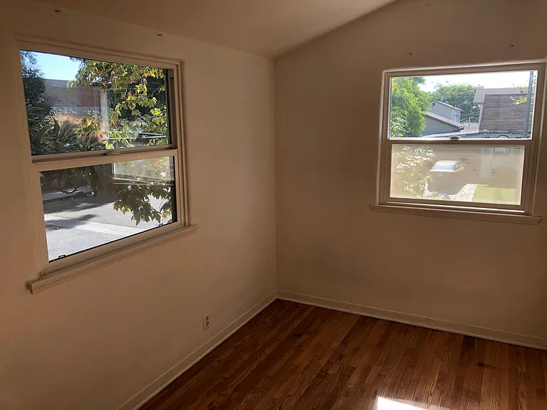 2515 Thurman Ave — Photo 10