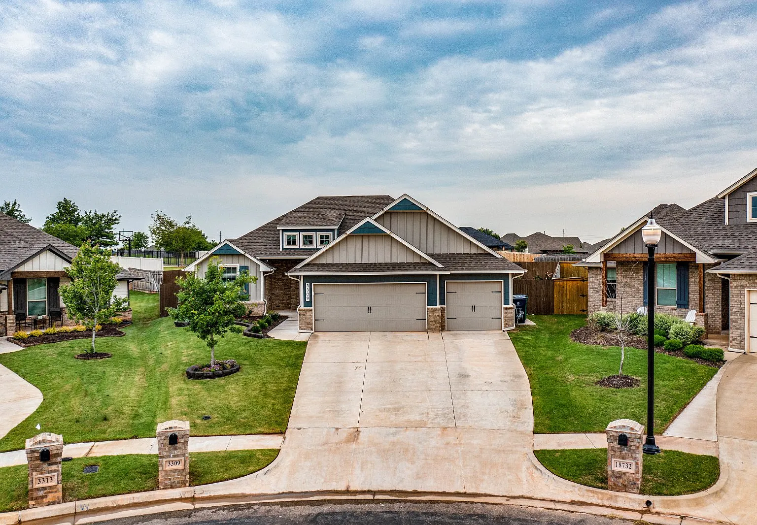 4 bed, 2.0 bath, 1800 sqft, $2,400 — Photo 1