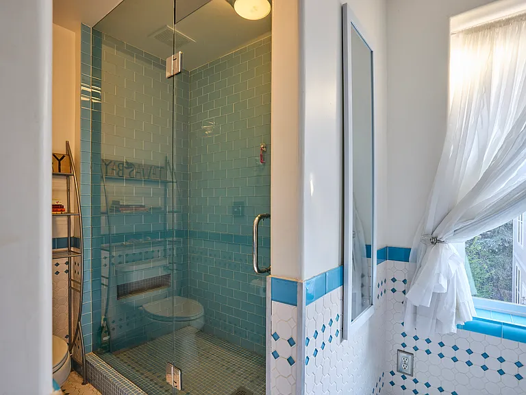 38 Ferguson Dr — Photo 21