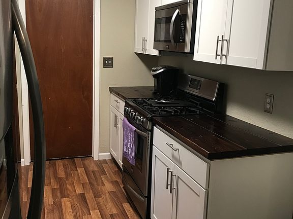 3rd image of 1828 W Tulsa St