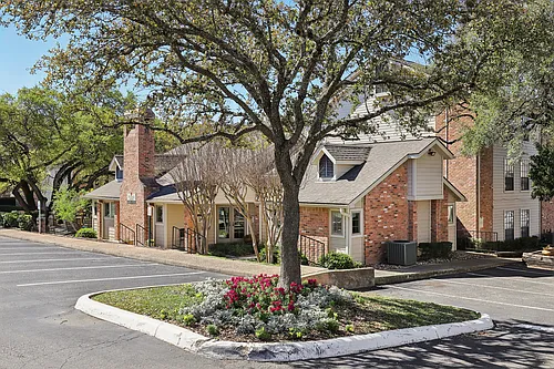 Winding Creek Apartments Photo 1