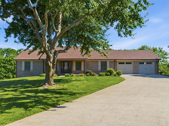 2nd image of 113 Deer Creek Dr